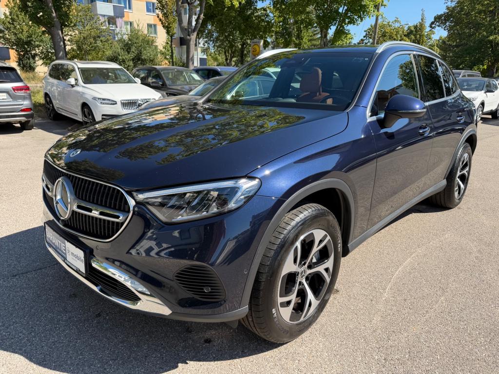 MercedesBenz GLC 300 de 4MaticPanoBurmKamDistrAHKMassag 2023