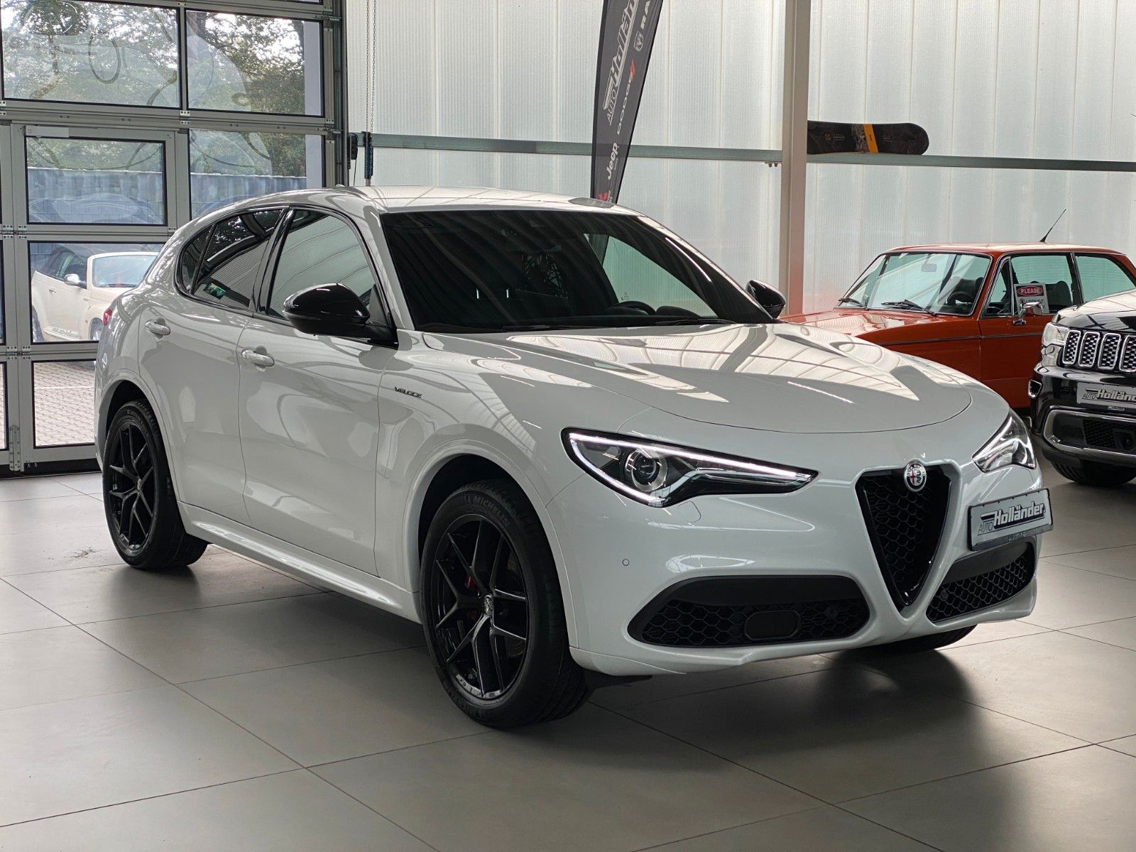 Fahrzeugabbildung Alfa Romeo Stelvio 2.0T Veloce Q4 Assistenzpaket 20" Leder