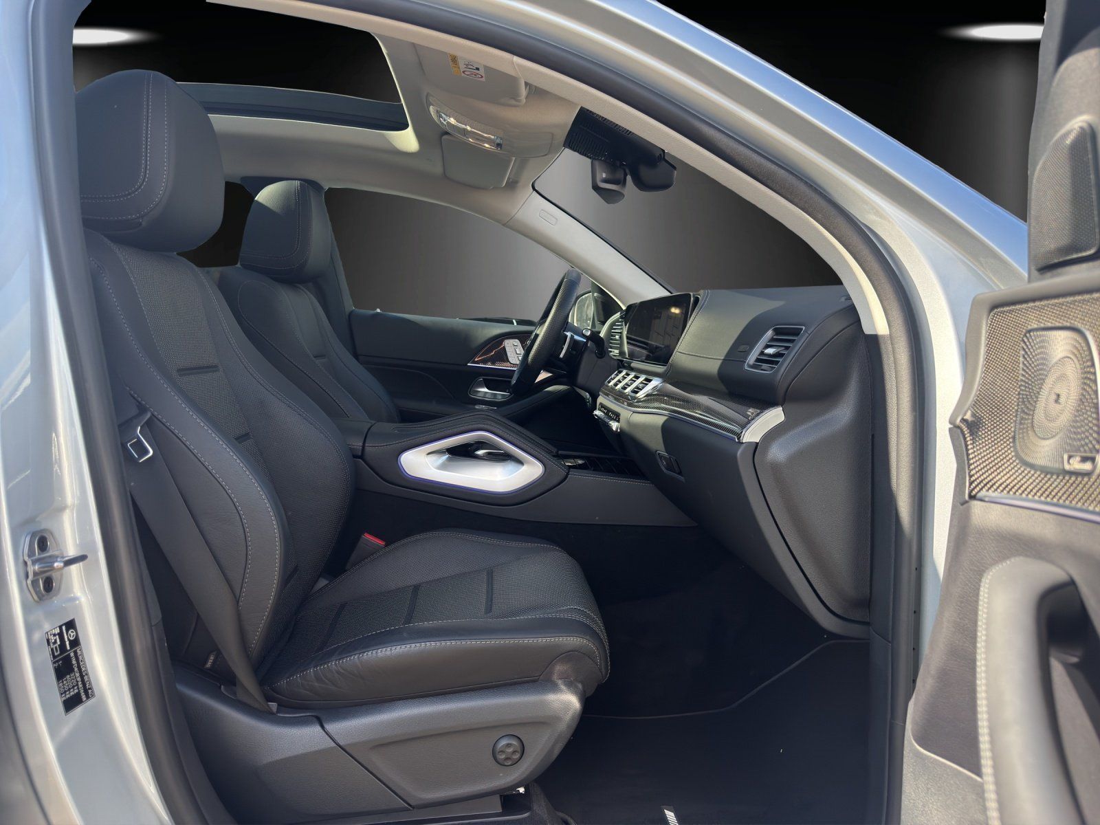 Fahrzeugabbildung Mercedes-Benz GLE400e AMG Prem AIRMATIC Carbon DISTR Pano MLED