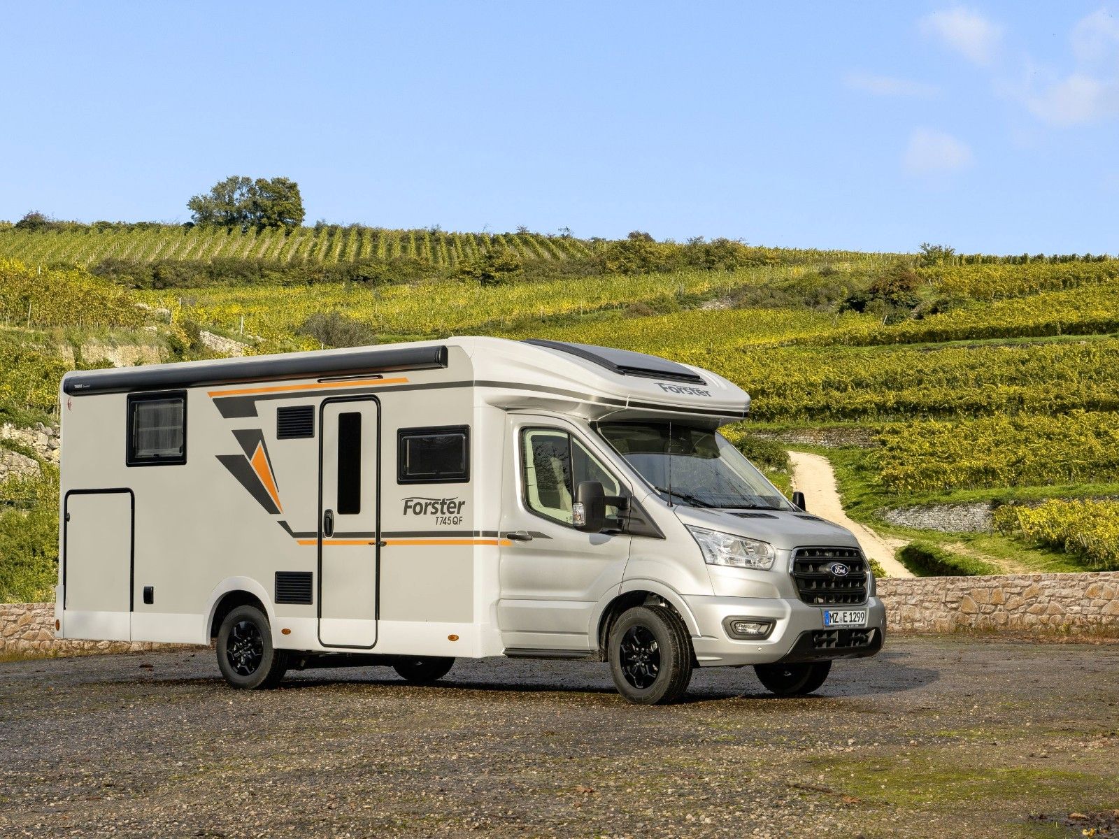 Fahrzeugabbildung Forster T 745 EF Vibe Edition *165PS*Autom.*TV*WLAN*Mark