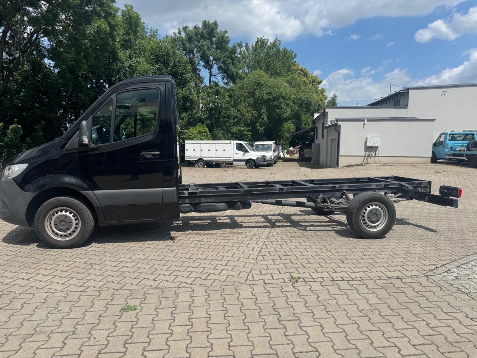 Mercedes-Benz Sprinter III Pritsche 319 V6 3.0L CDI