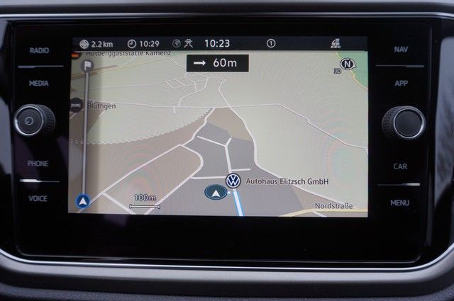 Fahrzeugabbildung Volkswagen T-Roc TSI Style LED AHK Navi ACC RFK SH LM