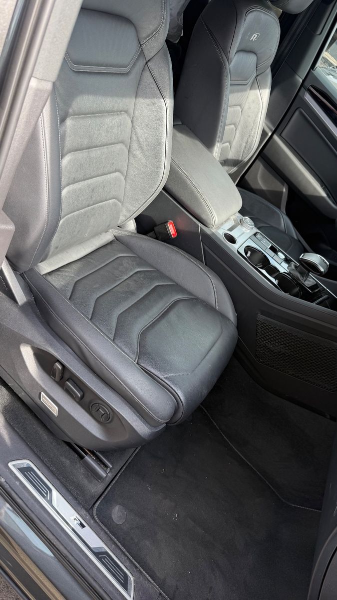 Fahrzeugabbildung Volkswagen Touareg R-Line 4Motion