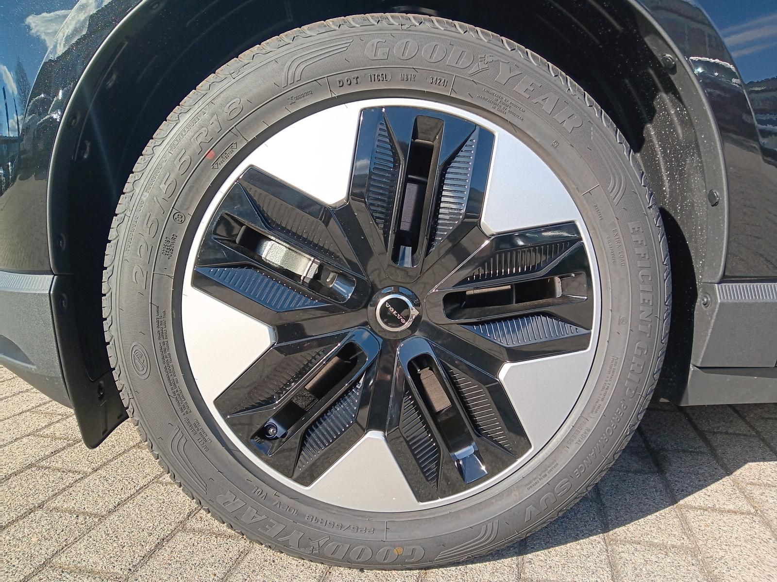 Fahrzeugabbildung Volvo EX30 Single Plus 2WD Pure Electric