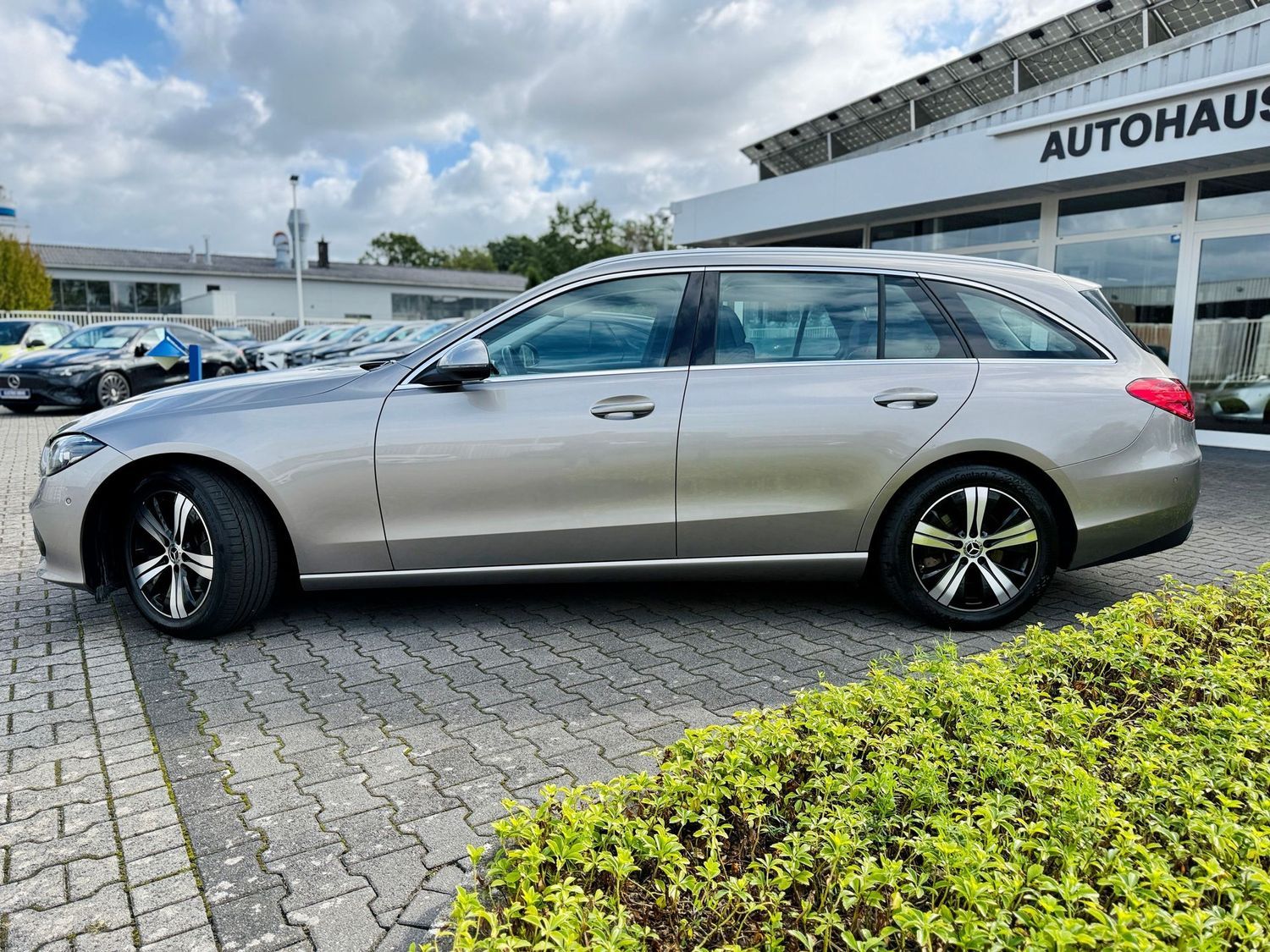 Fahrzeugabbildung Mercedes-Benz C 220 T d AVANTGARDE, Autom., LED, Distronic, SH