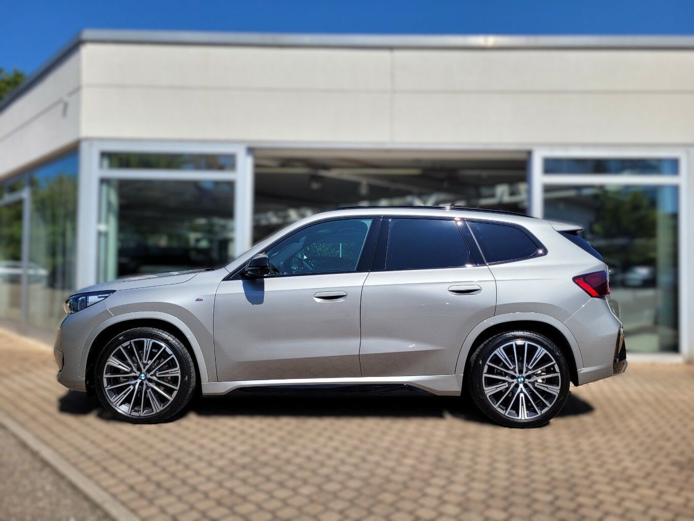 BMW X1 23 d xDrive M Sport AHK HUD 360°Kamera H&K foto 2