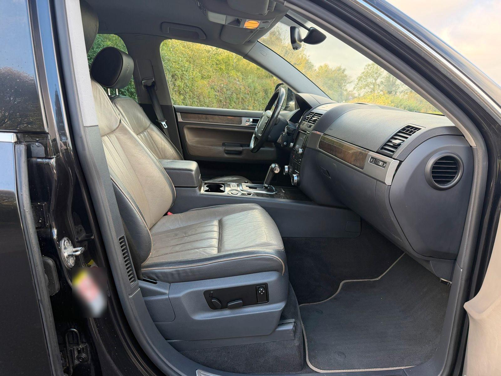 Volkswagen Touareg 2009 — photo 12