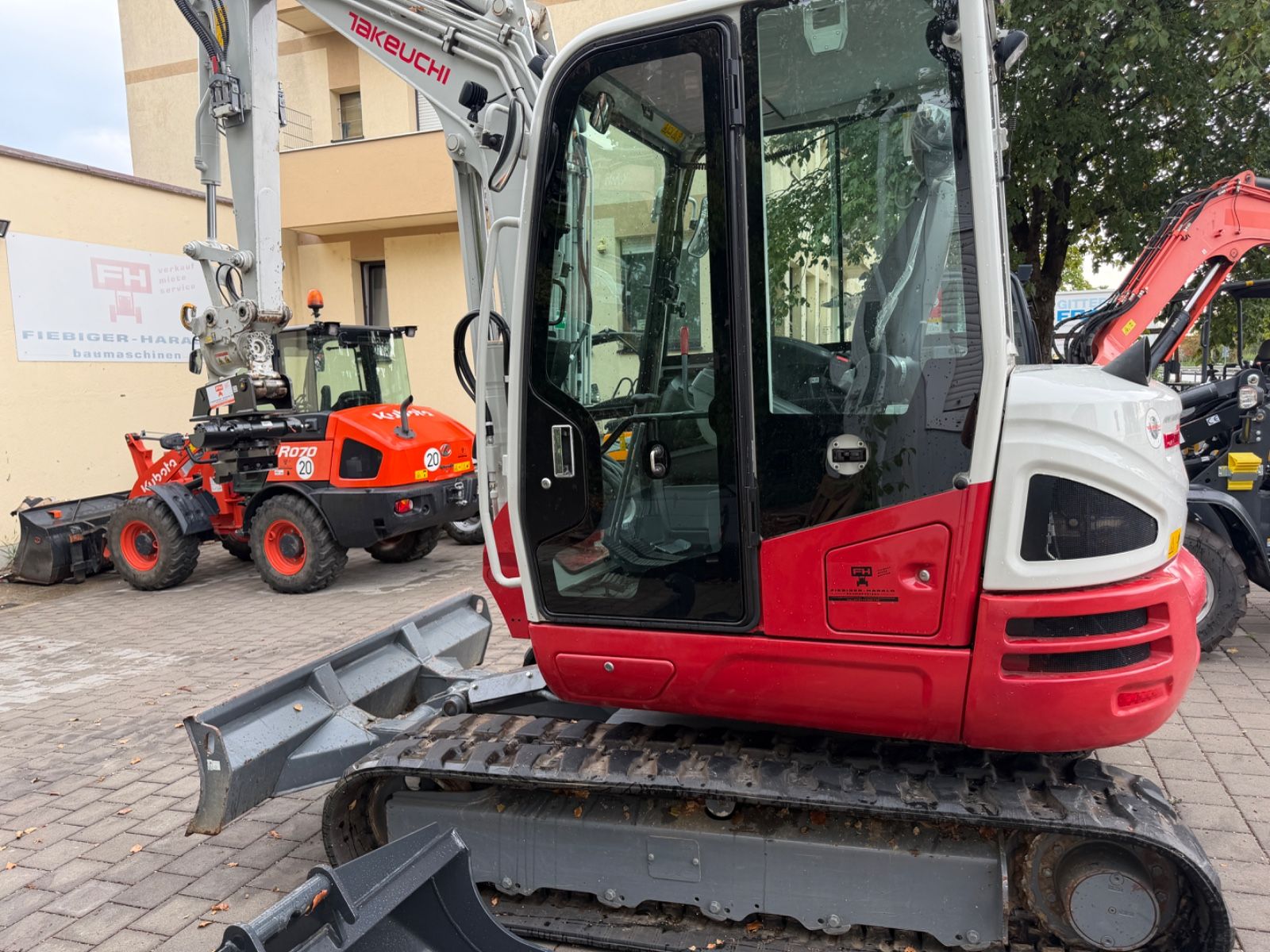 Fahrzeugabbildung Takeuchi TB250-2V3Powertilt  opt. Rotor als Sandwich