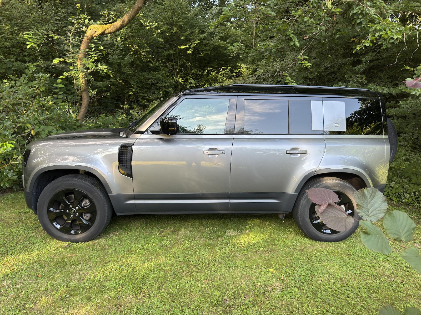 Land Rover Defender D250 SE 1. HAND 53.000 KM LUFTFEDERUNG 