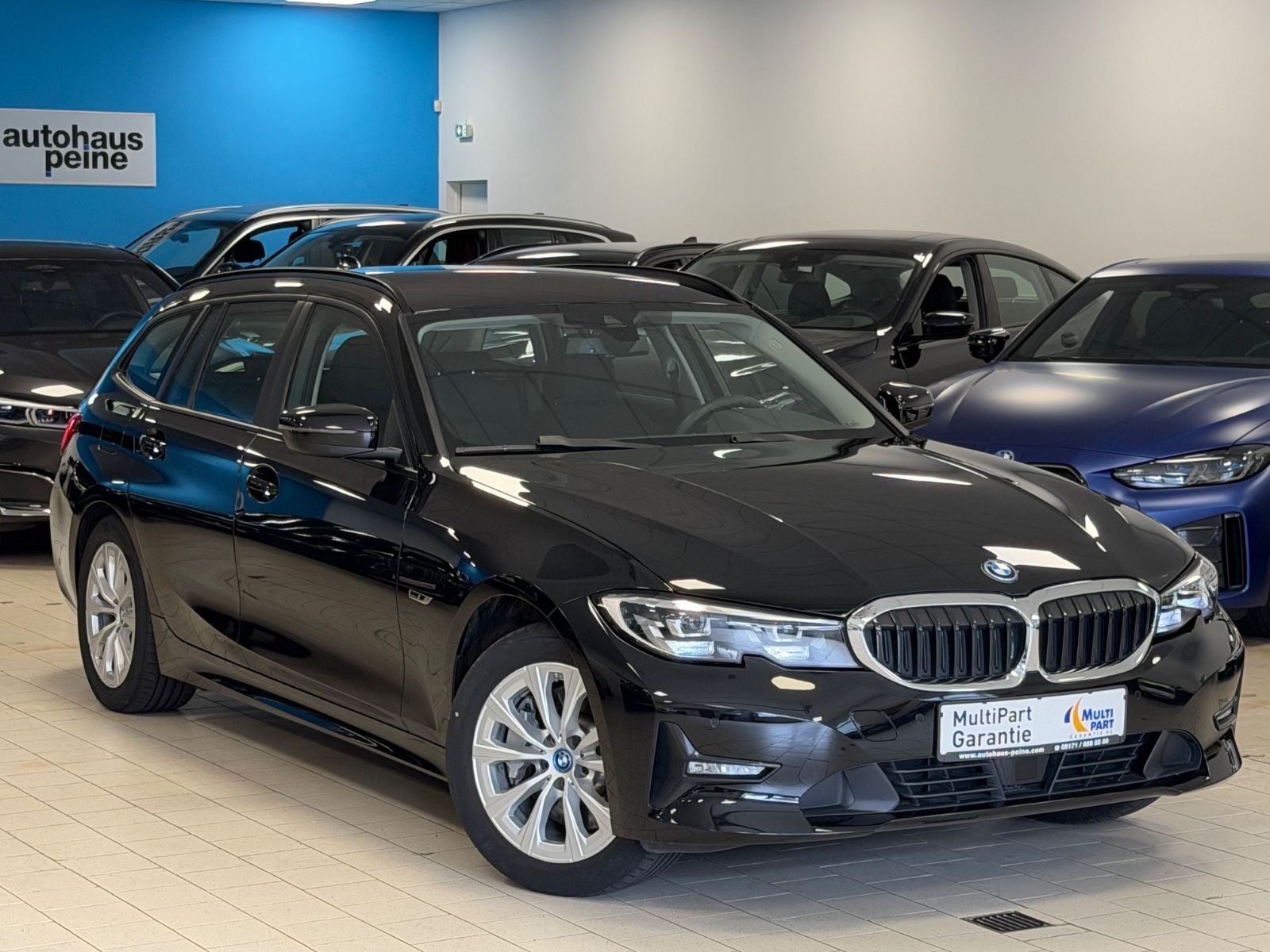 BMW 330e Advantage/Aut/Navi/Drive&amp;ParkAss/LED/AHK