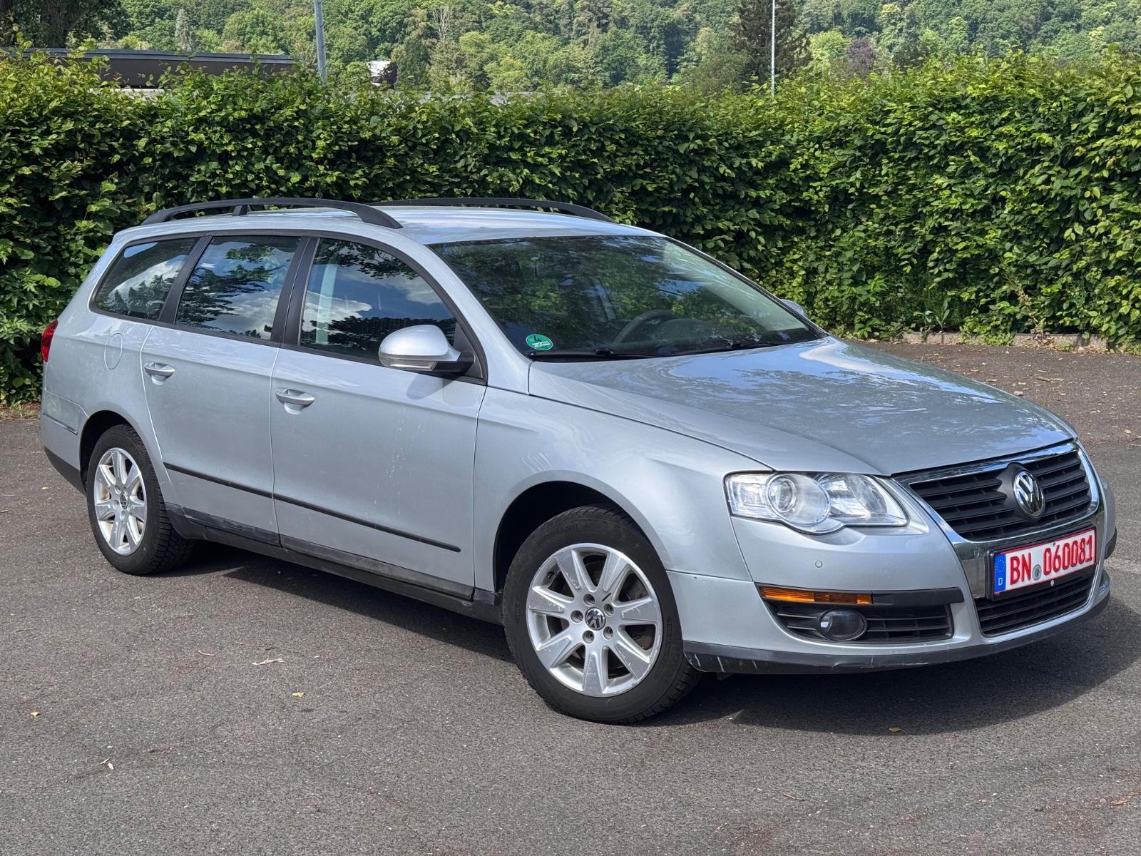 Volkswagen Passat 2006 — rear view