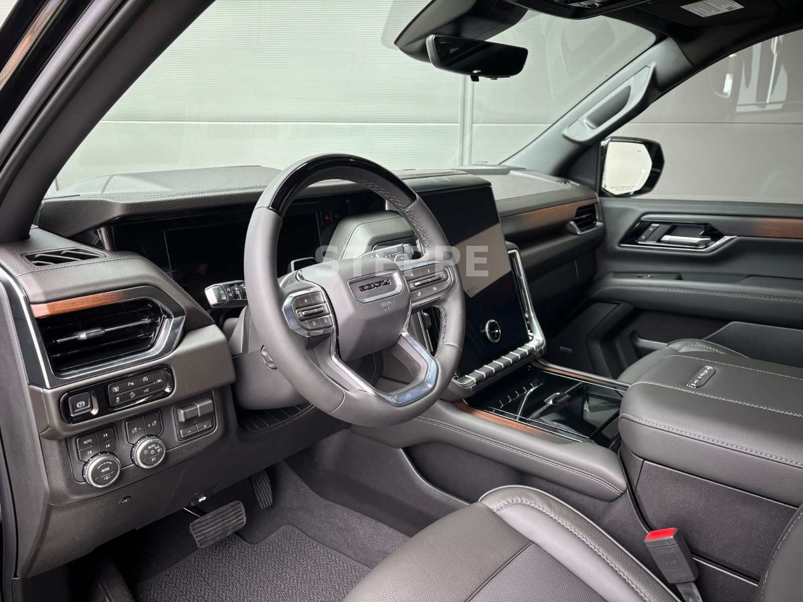 Gmc Yukon 2026 6.2V8 DENALI 24" AHK FACELIFT