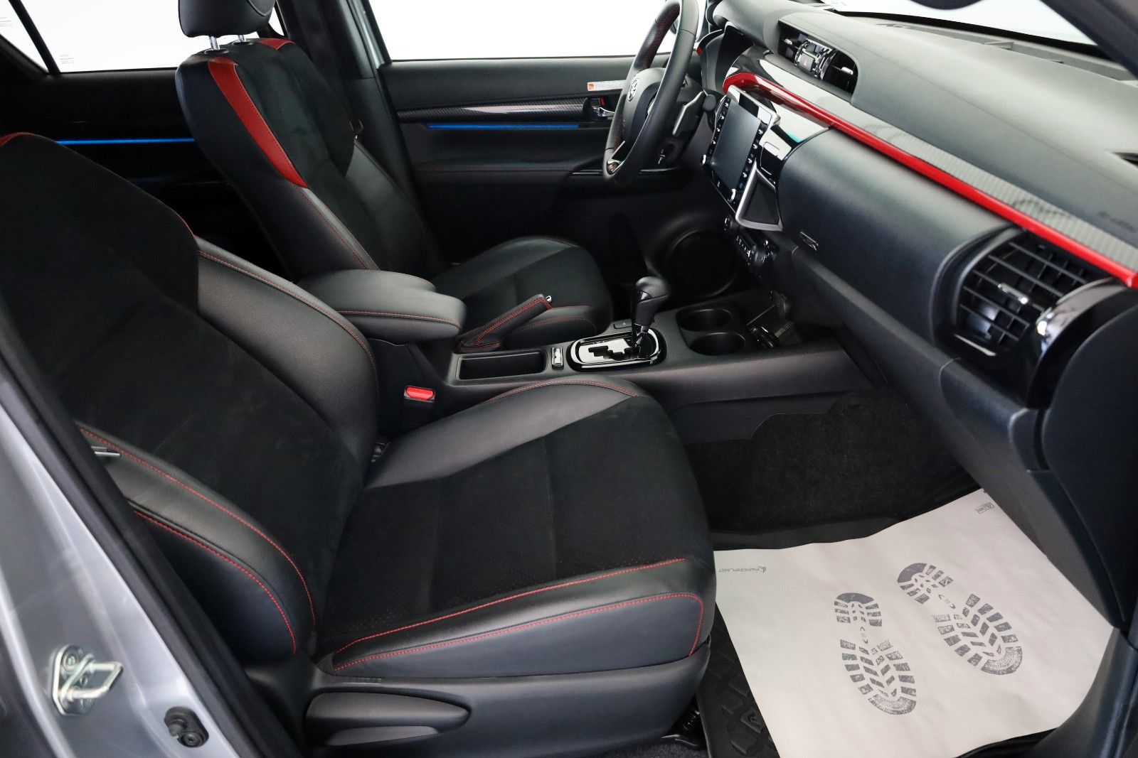 Fahrzeugabbildung Toyota Hilux 2.8 D-4D GR Sport,Alcantara,ACC,Rollo, AHK