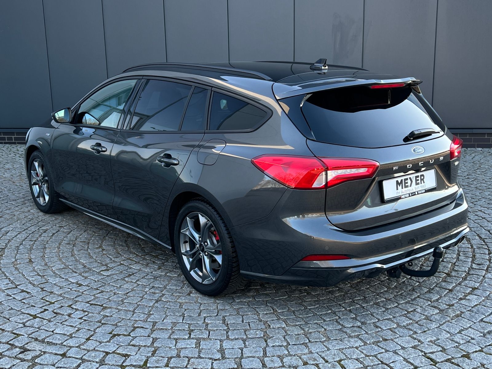 Fahrzeugabbildung Ford Focus Turnier ST-Line X 1.0 EcoBoost Hybrid *AHK