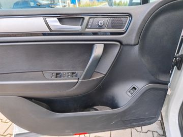 Volkswagen Touareg - 9