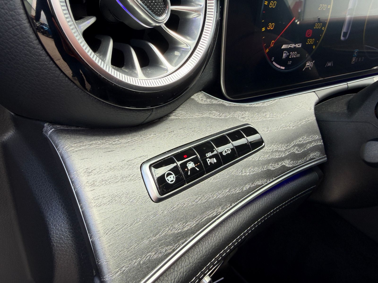Fahrzeugabbildung Mercedes-Benz AMG GT 4 /43 4Matic+/AERO/V-8STYLING/360KAM/
