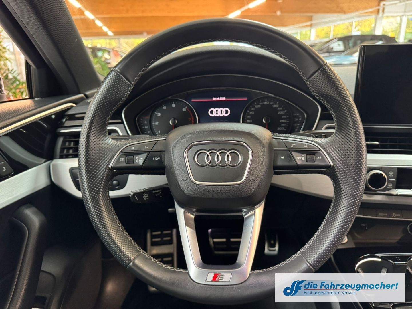 Fahrzeugabbildung Audi A4 Avant 35 TFSI S line Navi Leder LED ACC El. H