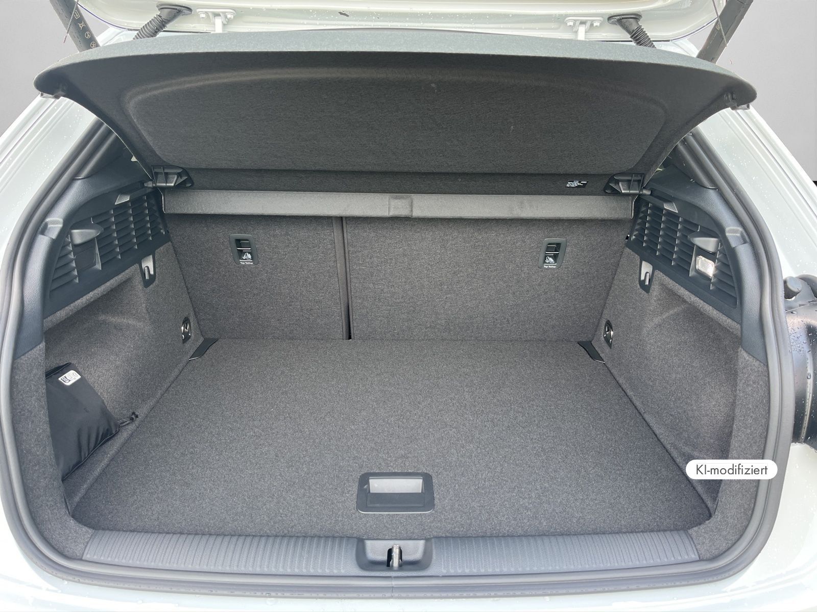Audi SQ2 - Bild 16