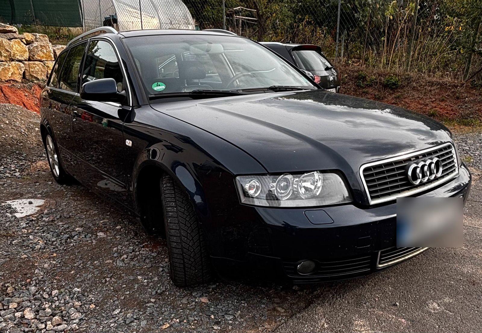 Audi A4 2004 — вигляд ззаду