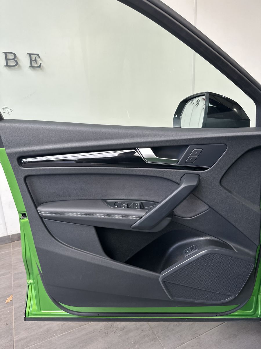 Fahrzeugabbildung Audi SQ5 Black NAV+LED+KAMERA+LUFTFEDERUNG+21ZOLL+VC