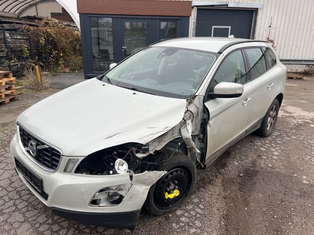 Volvo XC60 2.4D DRIVe *Seitenschaden*