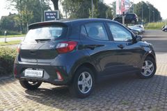 HYUNDAI i10 1.0Trend AUT-KLIMA-ALU+WR-NAVI-SHZG-TEMPOMAT
