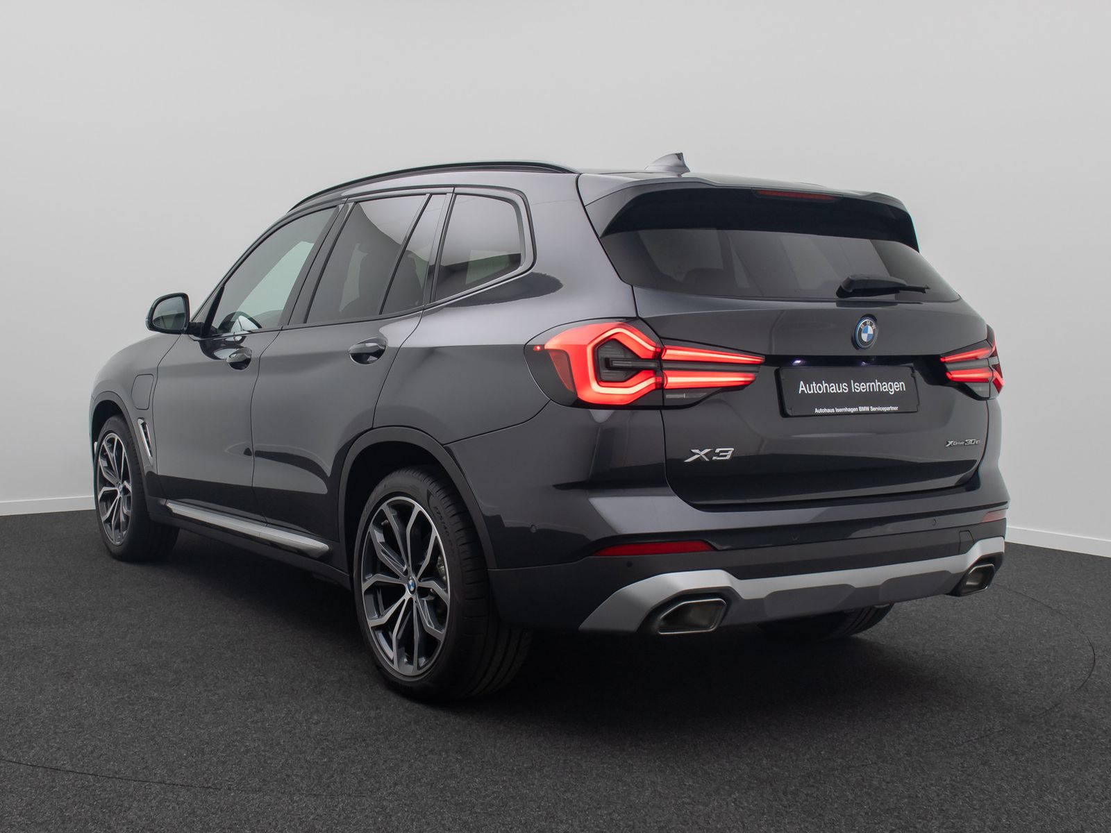 Fahrzeugabbildung BMW X3 xD30e Panorama 360&deg;HUD DAB HiFi AHK Komfort