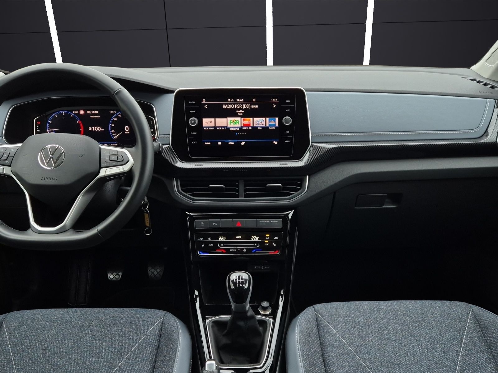 Fahrzeugabbildung Volkswagen T-Cross TSI Style Matrix Navi AID ACC PDC SH LM