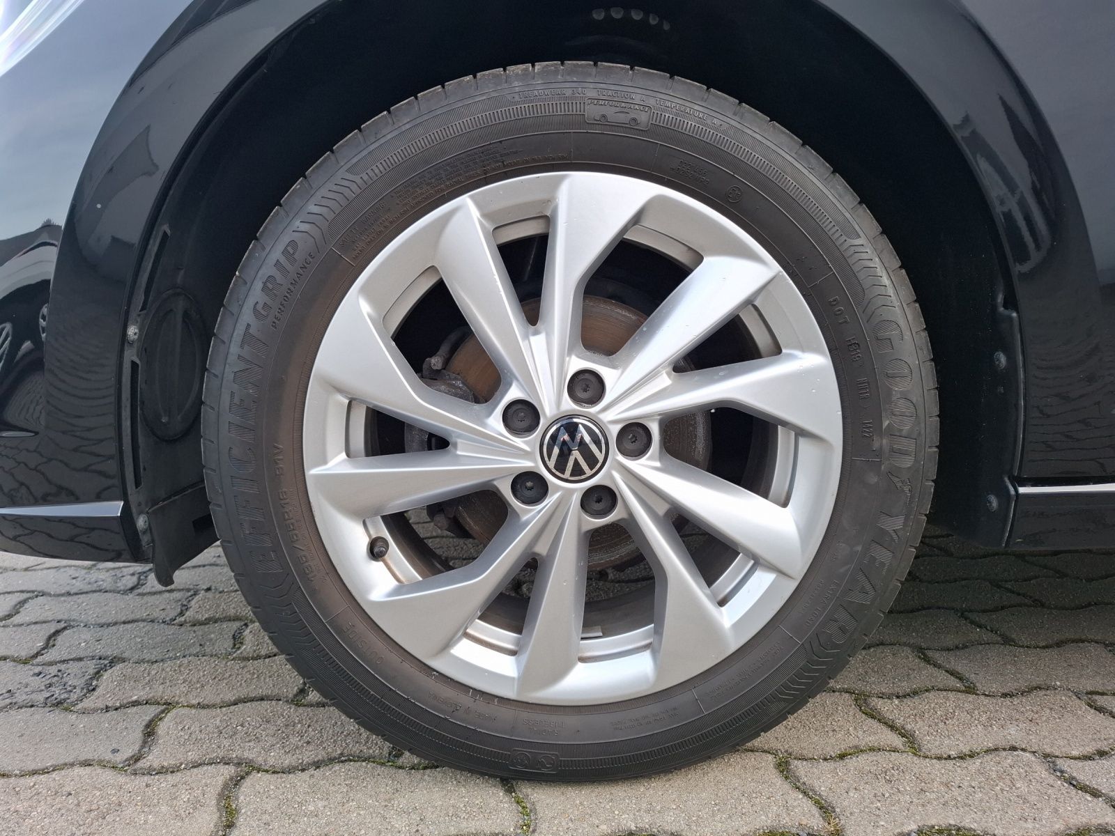 Fahrzeugabbildung Volkswagen Polo TSI Style Matrix Climatronic ACC PDC SH LM