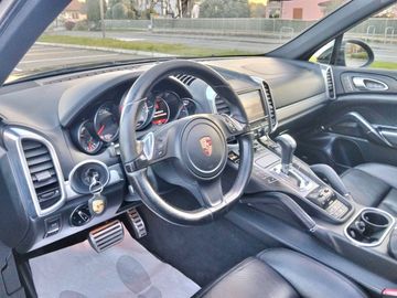 Porsche Cayenne - 8