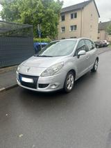 Renault Scenic III 1,9 dCi Panorama Bi Xenon - Renault Scenic mit Diesel-Antrieb: 1.9