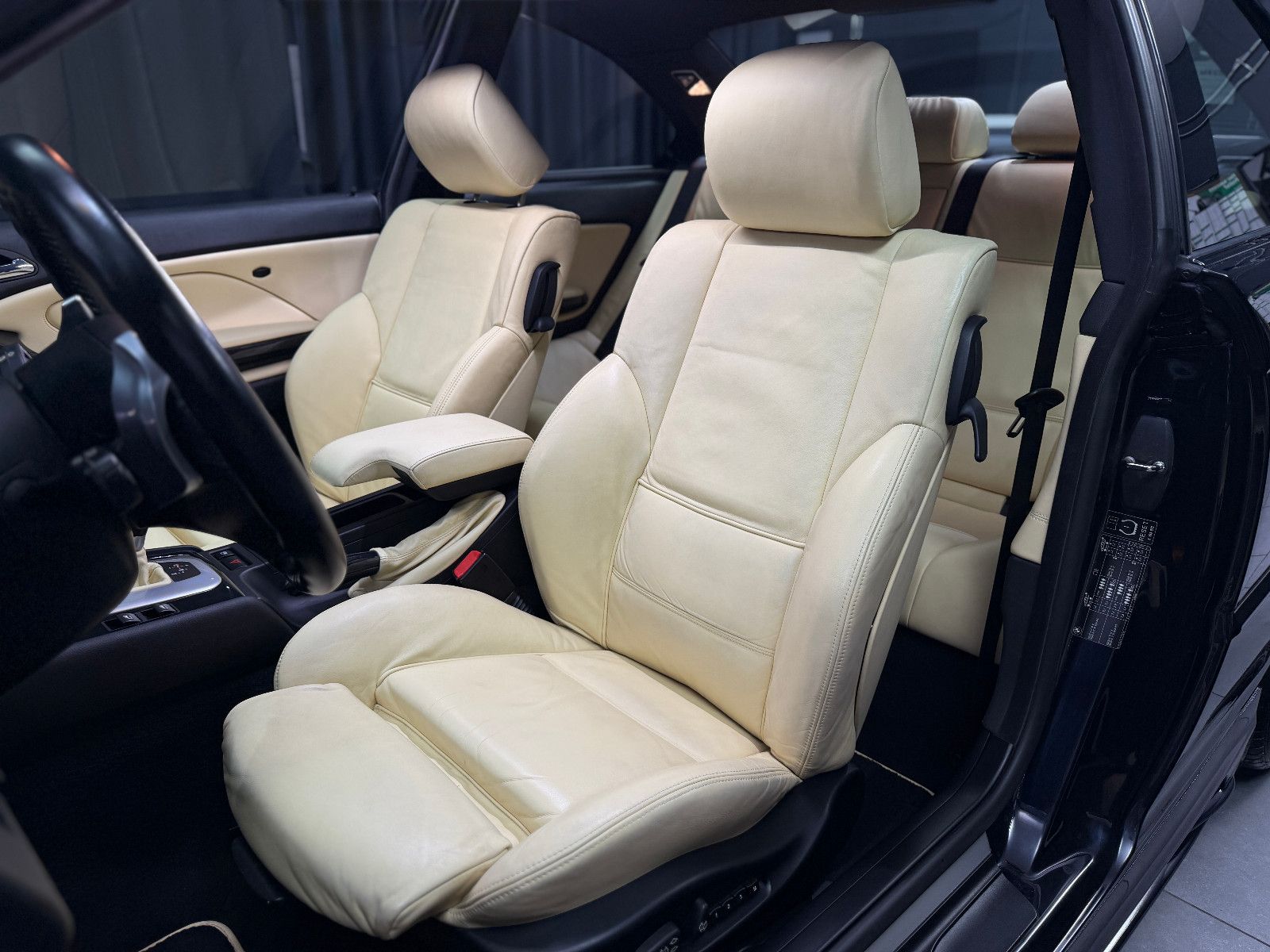 Fahrzeugabbildung BMW 330i Coupe Edition Sport |1.HAND|SMG|H/K|LEDER