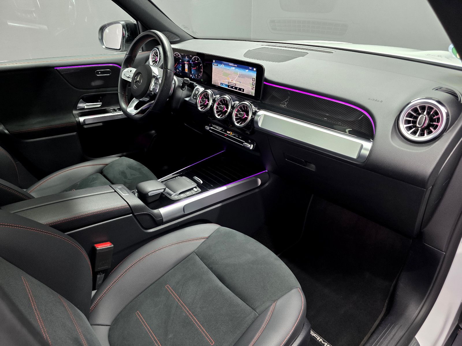 Mercedes-Benz GLB 200 4MATIC, AMG LINE, PANO, DISTRONIC, R-KAM foto 10