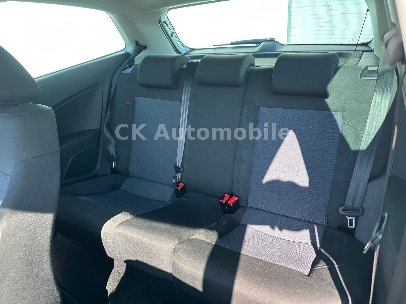 Fahrzeugabbildung Volkswagen Polo V Style 1.2 TSI/Klima/Bi-Xenon/Tempomat/PDC