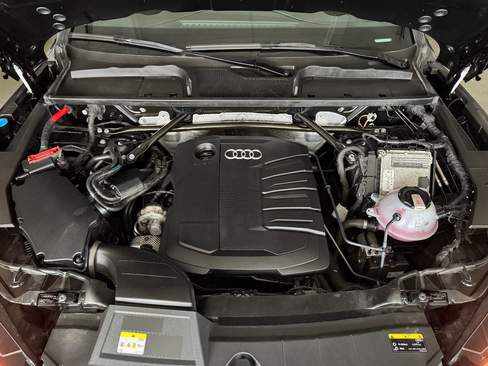 Fahrzeugabbildung Audi Q5 TDI 4X4 ADVANCED SPORT PANO MATRIX B&0 VOLL