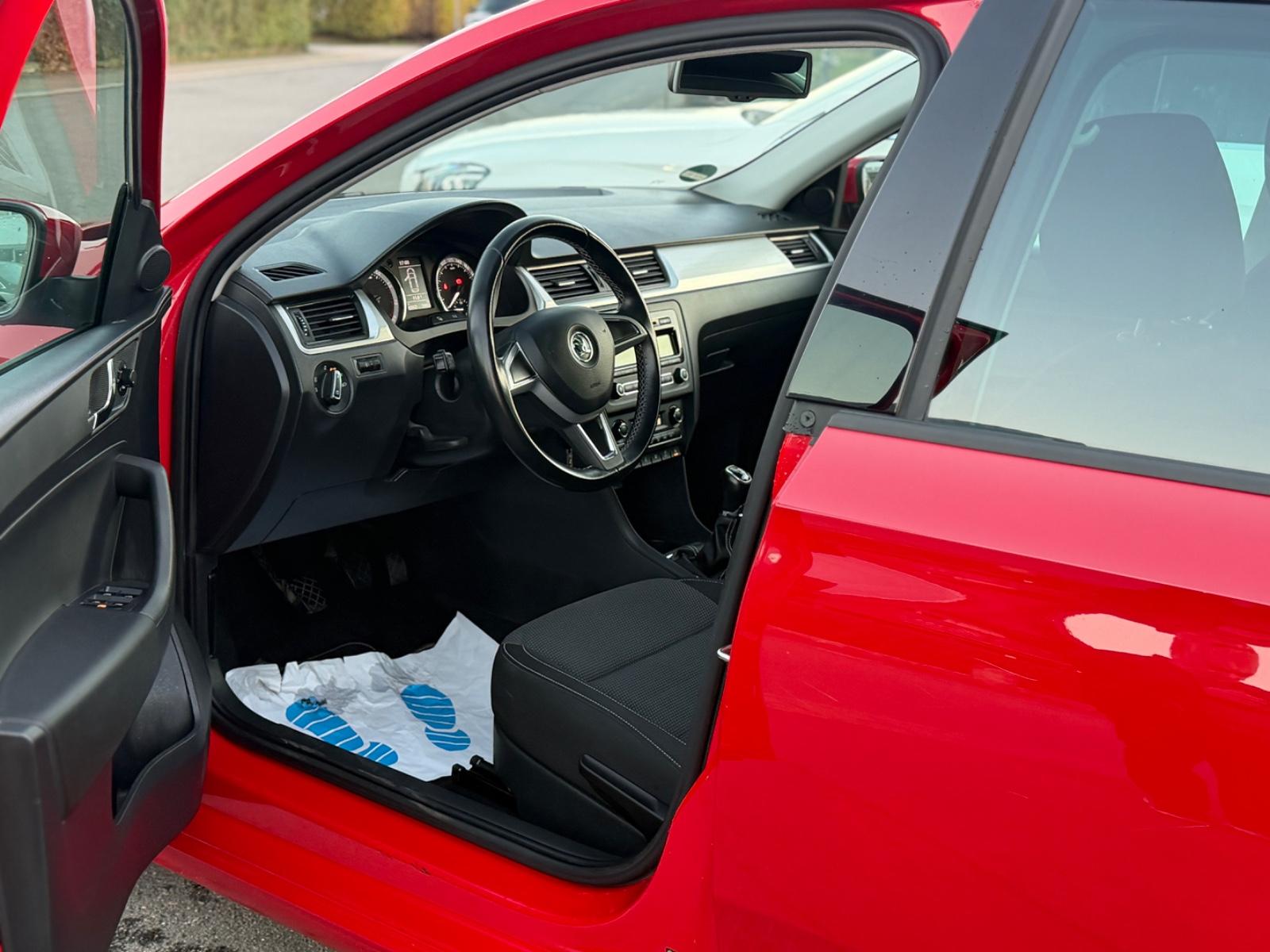 Skoda Rapid 2015 — photo 34