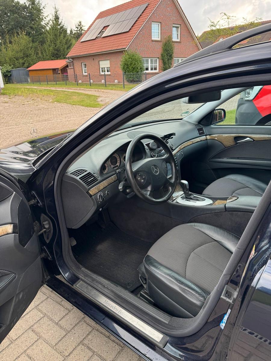Mercedes-Benz E220 2004 — photo 5