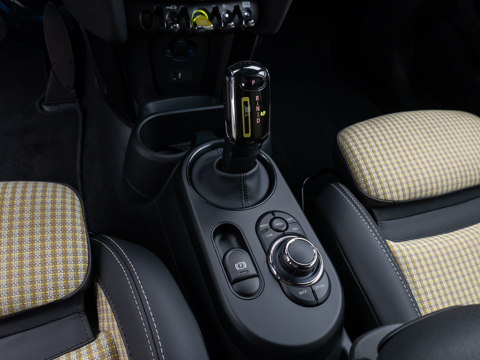 Fahrzeugabbildung MINI COOPER SE Resolute Edition PDC hinten LED Navi