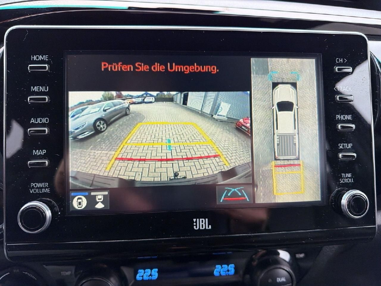 Fahrzeugabbildung Toyota Hilux Double Cab Invincible 4x4
