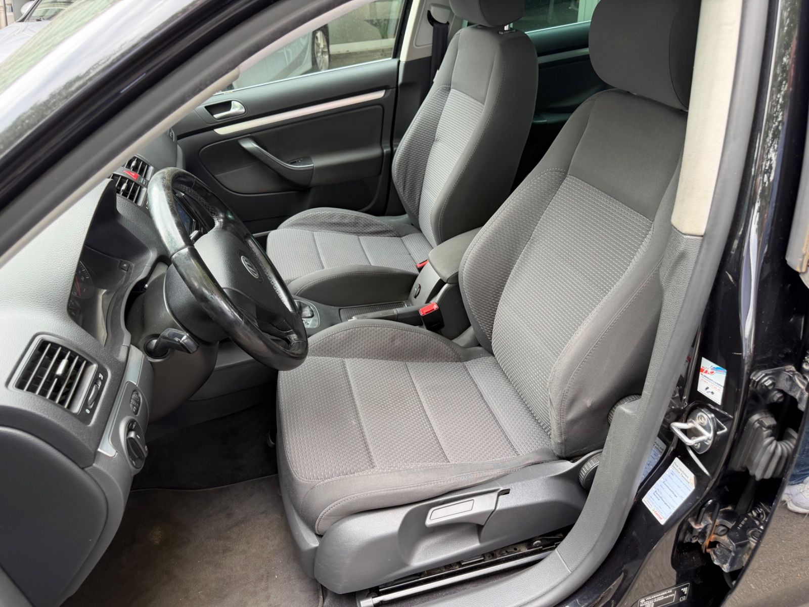 Fahrzeugabbildung Volkswagen Jetta V Sportline 2.0 AUTOMATIK