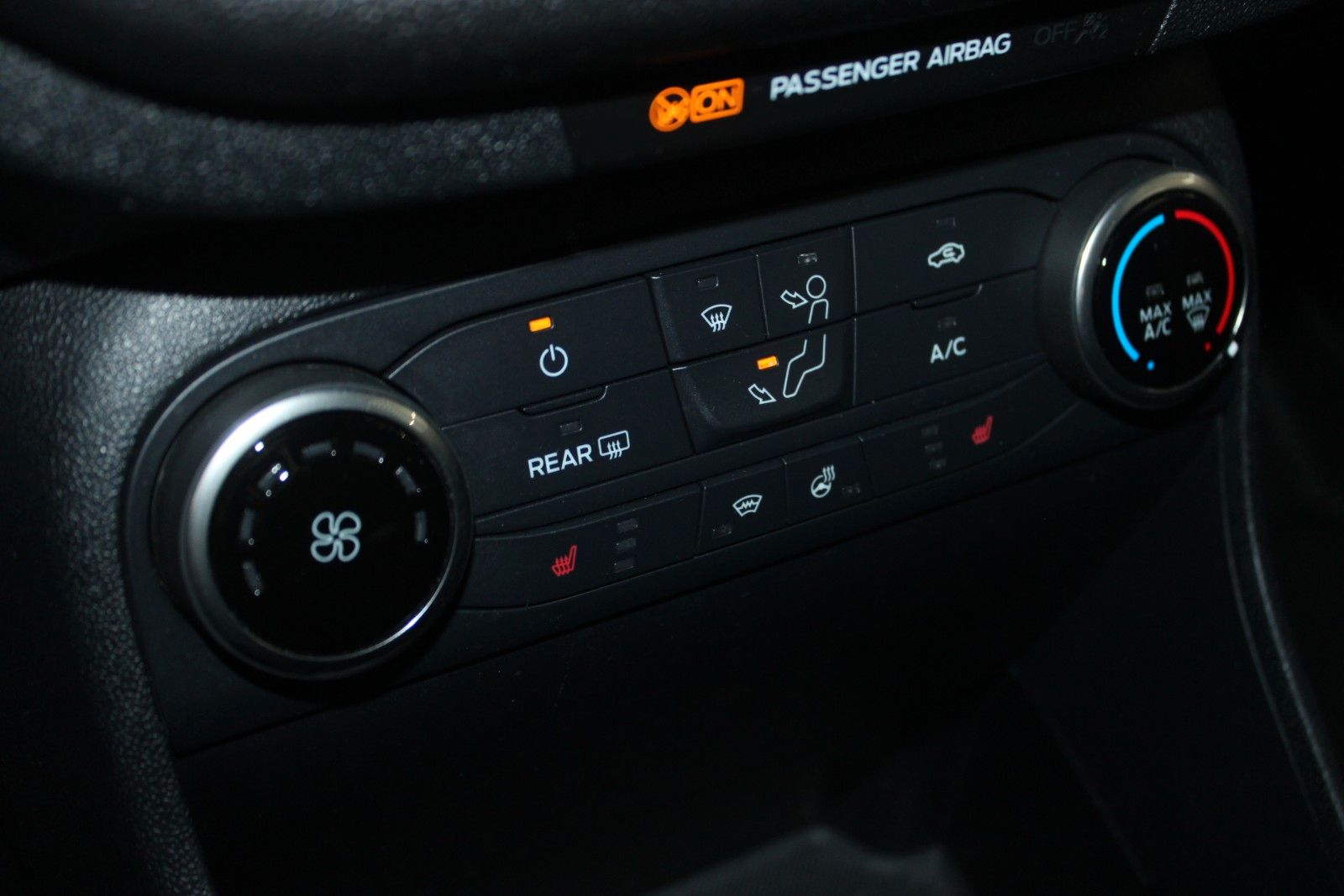 Fahrzeugabbildung Ford Fiesta Trend KLIMA LED WinterPaket PDC 1.Hand