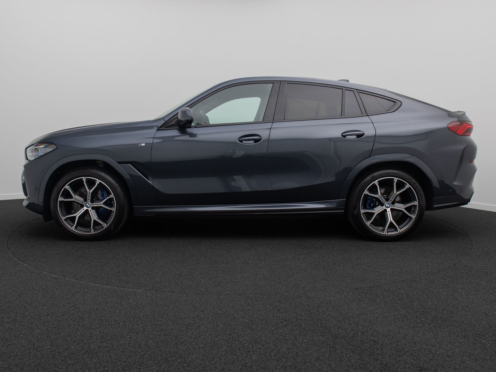 Fahrzeugabbildung BMW X6 xD30d M Sport 360&deg; HUD DAB SkyLounge H/K 21"