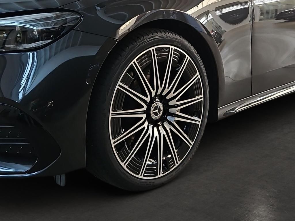 Fahrzeugabbildung Mercedes-Benz E 200 4M Limousine ++AMG+AHK+21''ZOLL+PANO+HEAD+