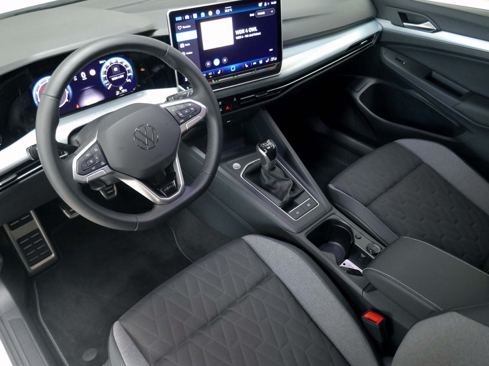 Fahrzeugabbildung Volkswagen Golf VIII GOAL 1.5 TSI | LED RFK ACC Sitzhzg.