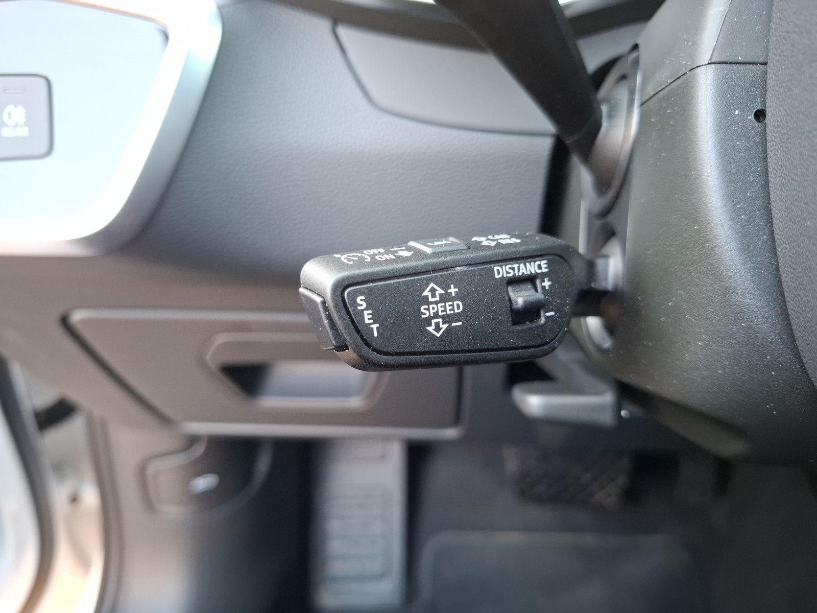 Fahrzeugabbildung Audi A6 Avant 50 TFSI e quattro Matrix AHK HUD AVC AC