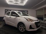 Hyundai i10 Classic KLIMA ISOFIX USB RADIO STOFF SITZE - Hyundai i10: Classic