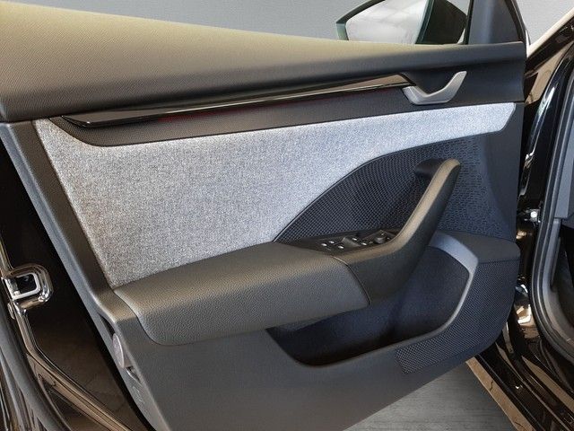 Fahrzeugabbildung Skoda Octavia Combi Selection 2.0TDI DSG PANO Leder