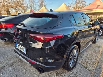 Alfa-Romeo Stelvio - 5