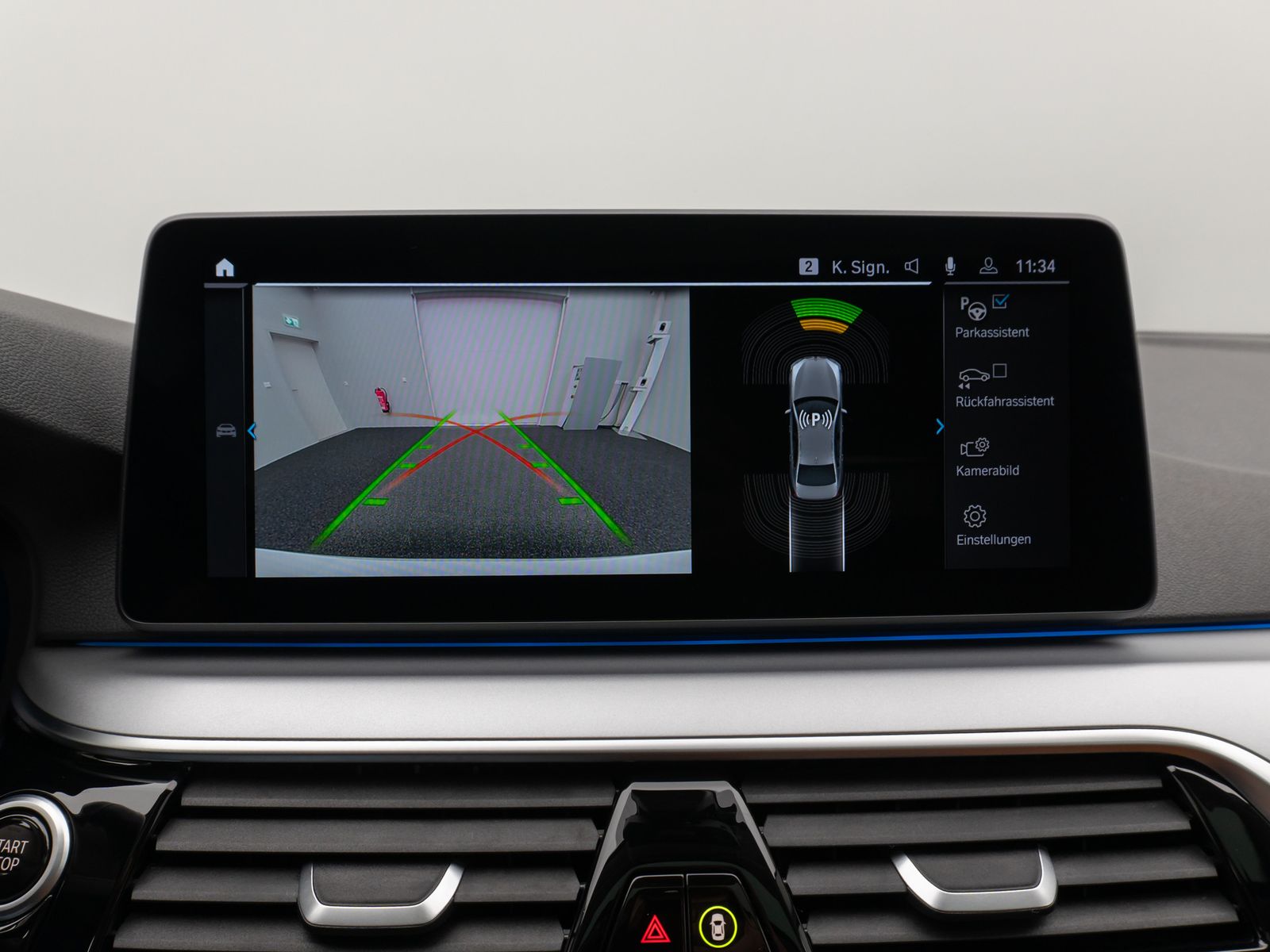Fahrzeugabbildung BMW 520e Glasdach Kamera DAB H/K DispKey Sport Alarm