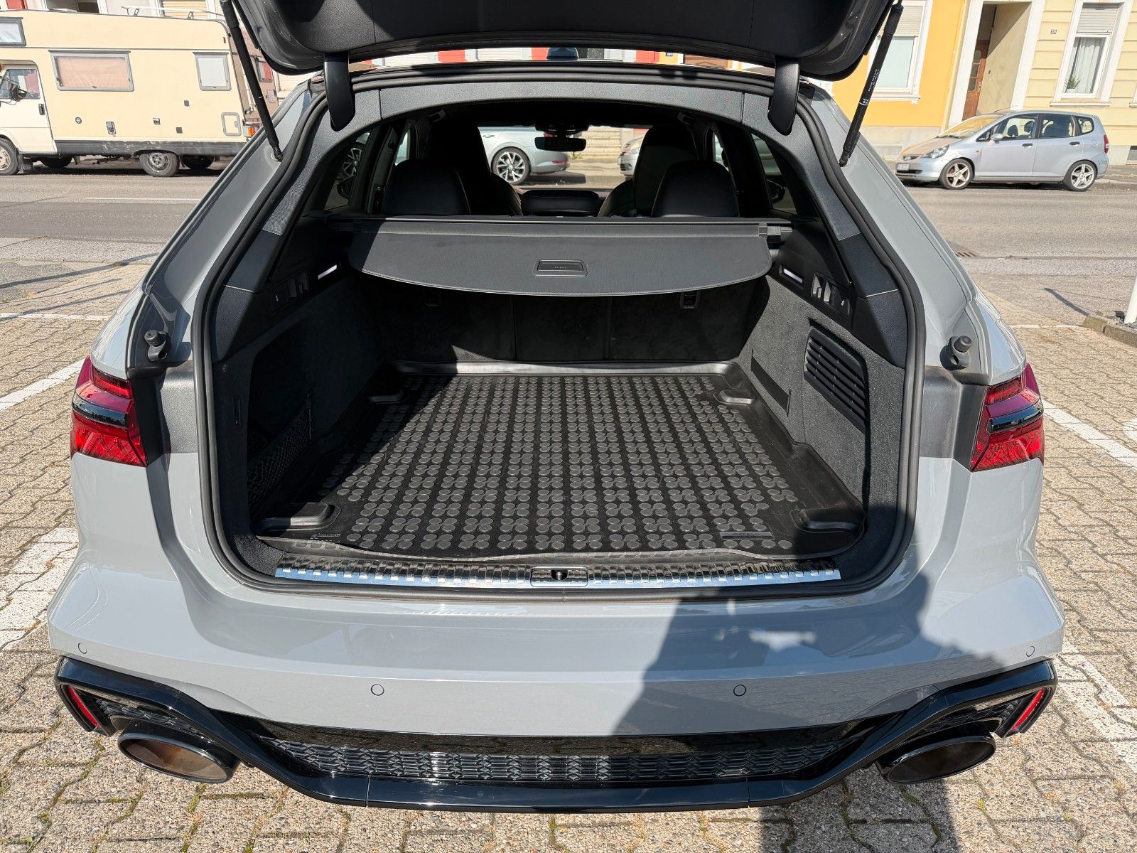 Fahrzeugabbildung Audi RS6 Avant 4.0 TFSI quattro 1-HD. RS DYNAM. NARDO